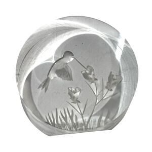 Vintage reverse carved M Cox Clear Lucite paperweight hummingbird round block